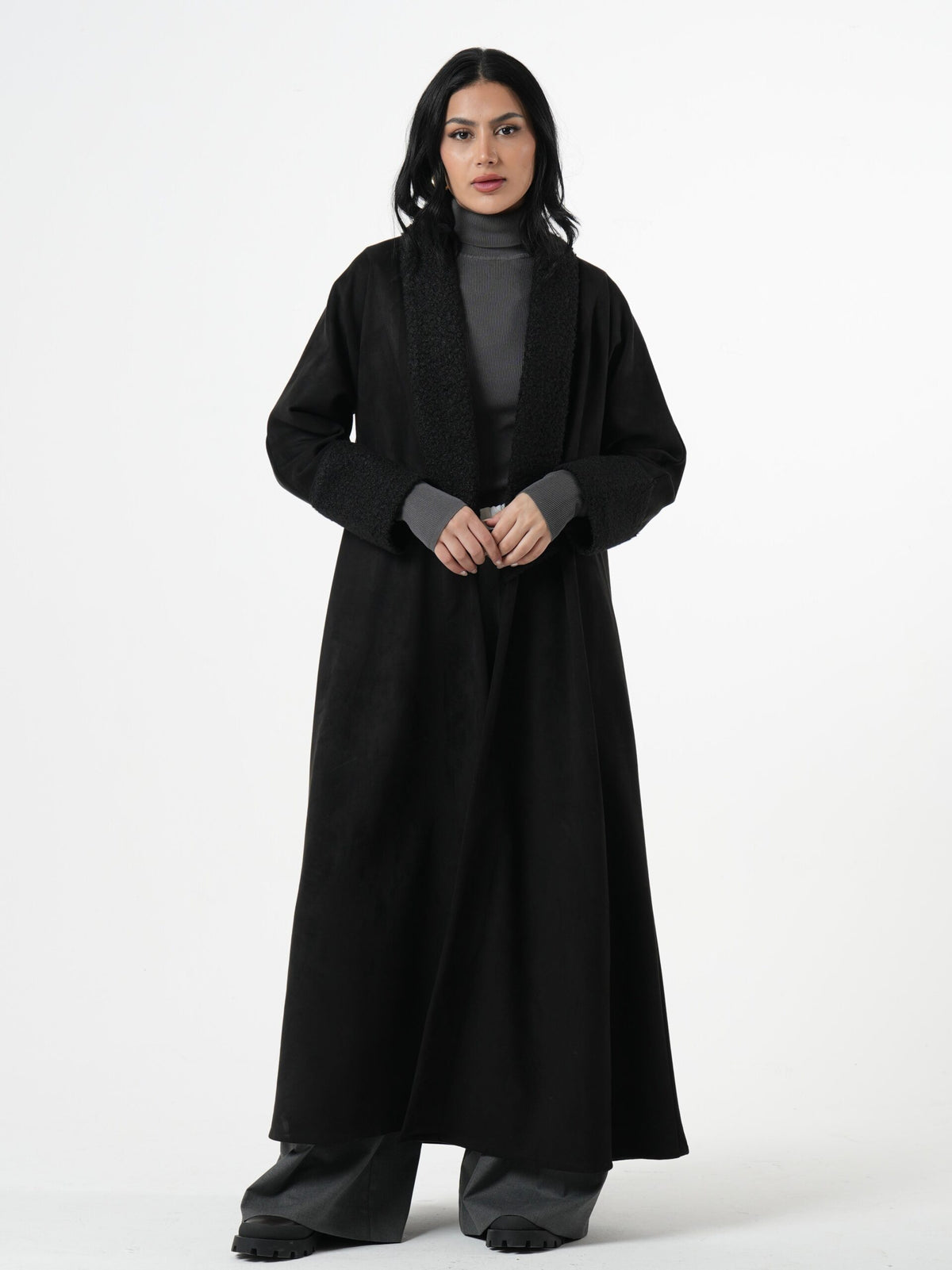 عباءة الشتاء بفرو مجعد