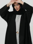 عباءة مطرزة بنجوم سوداء