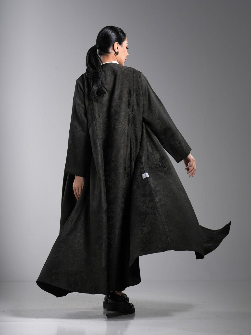 Jacquard abaya, mid-length, in green