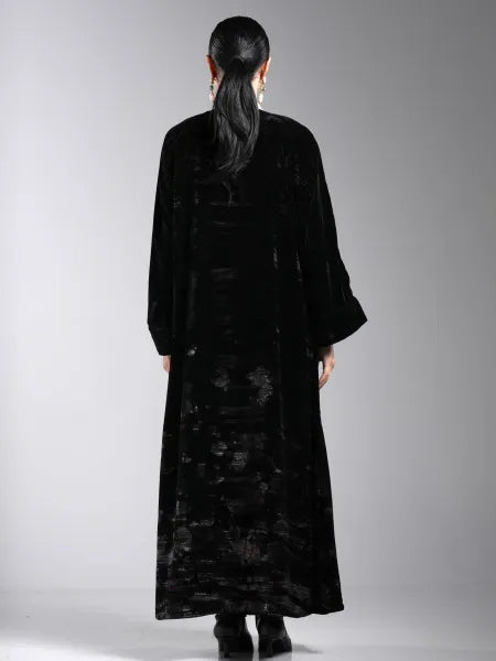 Velvet abaya with shiny colorful trim